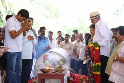Dasari Narayana Rao Condolences Photos 4 - 55 of 83