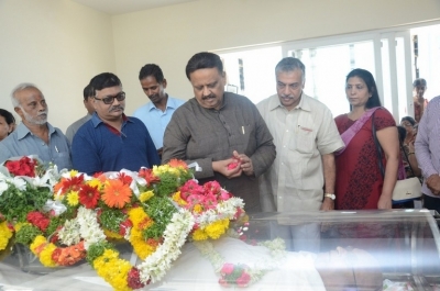 DR C Narayana Reddy Condolence Photos - 11 of 42
