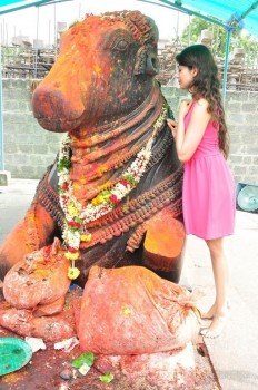 Dynamite Team at Warangal Thousand Pillar Temple - 15 of 36