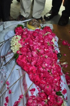 Edida Nageswara Rao Condolences Photos 2 - 44 of 138