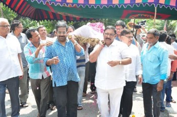 Edida Nageswara Rao Condolences Photos 2 - 46 of 138