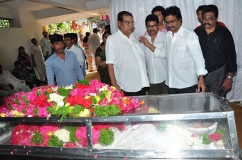 Edida Nageswara Rao Condolences Photos 2 - 65 of 138