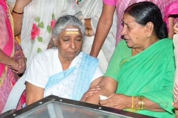 Edida Nageswara Rao Condolences Photos 2 - 80 of 138