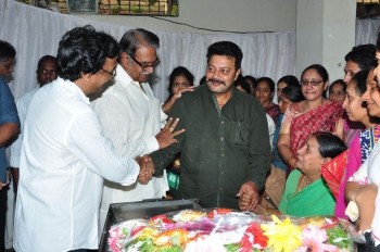 Edida Nageswara Rao Condolences Photos 2 - 131 of 138