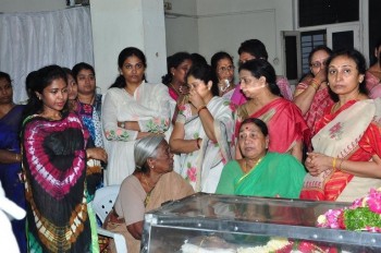Edida Nageswara Rao Condolences Photos 2 - 138 of 138