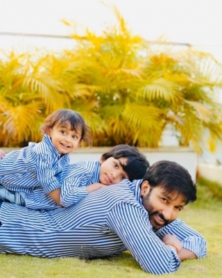 Gopichand with his Kids - 4 of 4