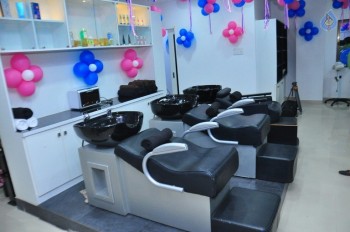 Hero Dilip Launches Blush Luxury Saloon - 7 of 22