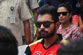IPL Sunrisers Team Felicitates Apollo Doctors - 31 of 40
