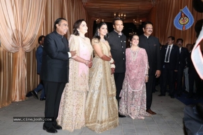 Isha Ambani & Anand Piramal Wedding Reception - 7 of 34