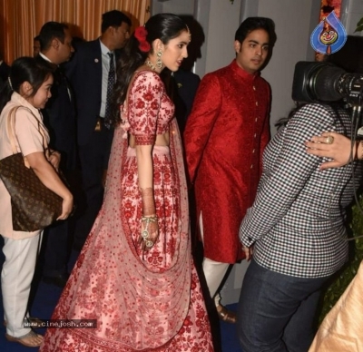 Isha Ambani & Anand Piramal Wedding Reception - 13 of 34