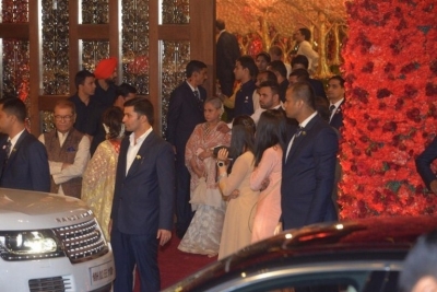 Isha Ambani and Anand Piramal Wedding Reception  - 24 of 48