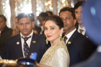 Isha Ambani and Anand Piramal Wedding Reception  - 27 of 48