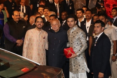 Isha Ambani and Anand Piramal Wedding Reception  - 43 of 48