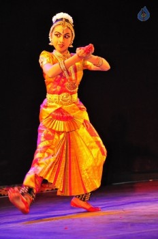 K A Lakshmi Bharatanatyam Arangetram Photos - 33 of 38
