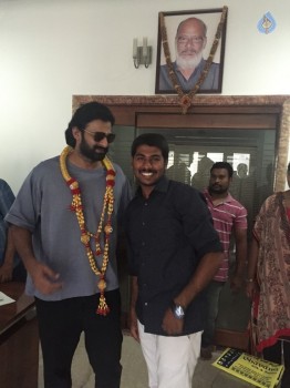 Karnataka Fans meet Prabhas - 38 of 39