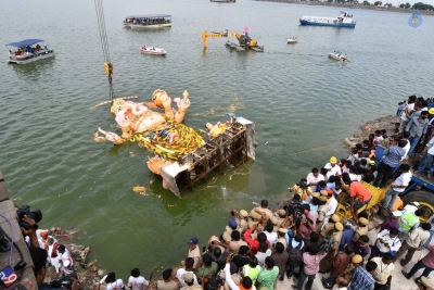 Khairatabad and Balapur Ganesh Nimajjanam Photos - 22 of 85
