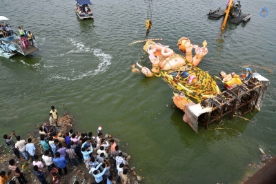 Khairatabad and Balapur Ganesh Nimajjanam Photos - 30 of 85