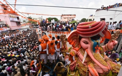 Khairatabad and Balapur Ganesh Nimajjanam Photos - 34 of 85