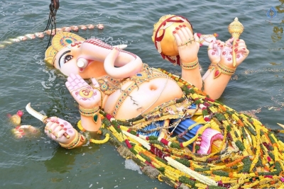 Khairatabad and Balapur Ganesh Nimajjanam Photos - 39 of 85