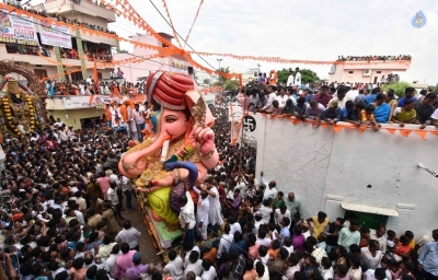 Khairatabad and Balapur Ganesh Nimajjanam Photos - 43 of 85