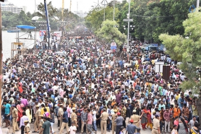 Khairatabad and Balapur Ganesh Nimajjanam Photos - 46 of 85