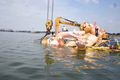 Khairatabad and Balapur Ganesh Nimajjanam Photos - 51 of 85