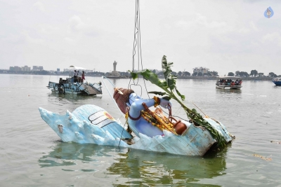 Khairatabad and Balapur Ganesh Nimajjanam Photos - 57 of 85