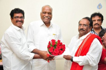 MAA Donate Cheque to Pavala Syamala - 13 of 29