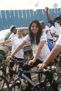 Mahesh Babu flags off Chak De India Ride - 22 of 42