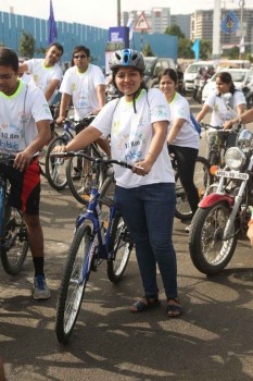 Mahesh Babu flags off Chak De India Ride - 27 of 42