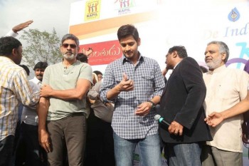 Mahesh Babu flags off Chak De India Ride - 38 of 42