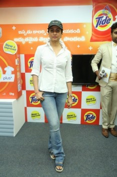 Namrata Shirodkar Launches The New Tide Plus - 8 of 21
