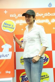 Namrata Shirodkar Launches The New Tide Plus - 15 of 21