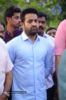 NTR Family Members Pay Tribute at NTR Ghat - 25 of 100