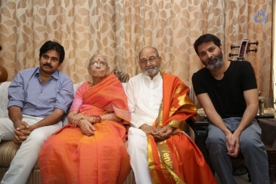 Pawan Kalyan and Trivikram Meets K Vishwanath - 18 of 77