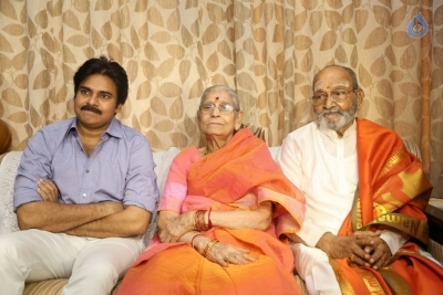 Pawan Kalyan and Trivikram Meets K Vishwanath - 40 of 77