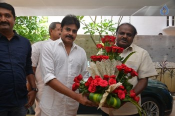 Karnataka ex CM Kumaraswamy Meets Pawan Kalyan  - 8 of 8