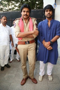 Pawan Kalyan meets Chiranjeevi - 8 of 74