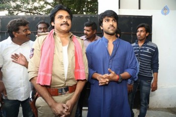 Pawan Kalyan meets Chiranjeevi - 48 of 74