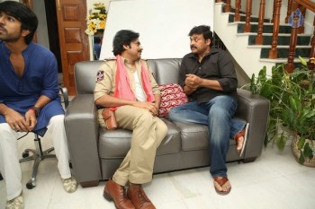 Pawan Kalyan meets Chiranjeevi - 68 of 74