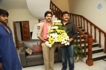 Pawan Kalyan meets Chiranjeevi - 70 of 74