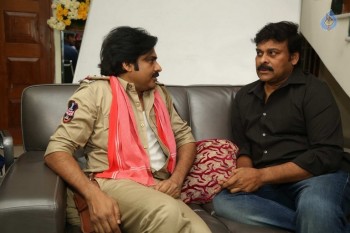 Pawan Kalyan meets Chiranjeevi - 73 of 74