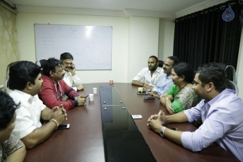 RGV Meets Vangaveeti and Devineni Families - 27 of 39