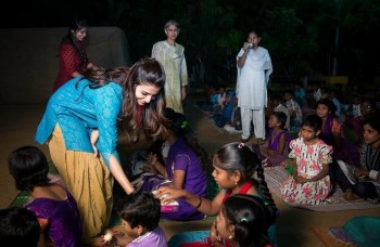 Samantha Celebrates Diwali at Pratyusha Foundation  - 25 of 33