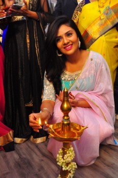 Sreemukhi Launches Manvis Saloon - 19 of 42
