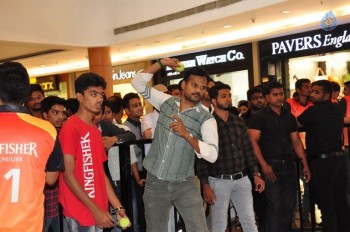 Sunrisers Team at Inorbit Mall - 11 of 28