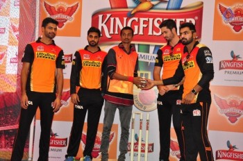 Sunrisers Team at Inorbit Mall - 19 of 28