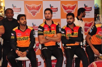 Sunrisers Team at Inorbit Mall - 24 of 28