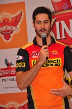 Sunrisers Team at Inorbit Mall - 25 of 28