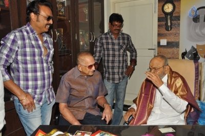 Super Star Krishna Meets Dadasaheb Phalke K Viswanath - 19 of 32